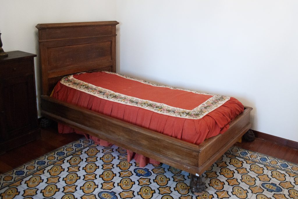 Letto e pavimento decorato al Castello Pignatelli - Monteroduni