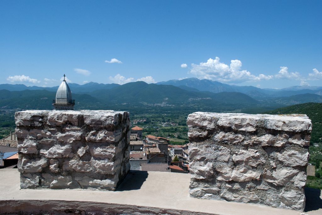 Merli della torre al castello Pignatelli di Monteroduni