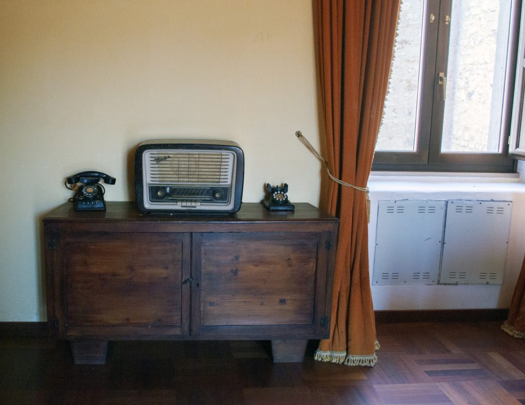 Castello Pignatelli Monteroduni: radio antica