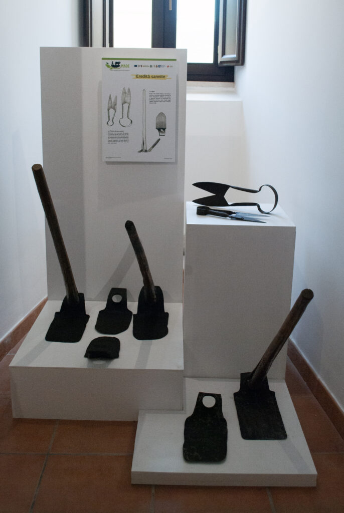 Museo Antropologico di Monteroduni: attrezzi agricoli