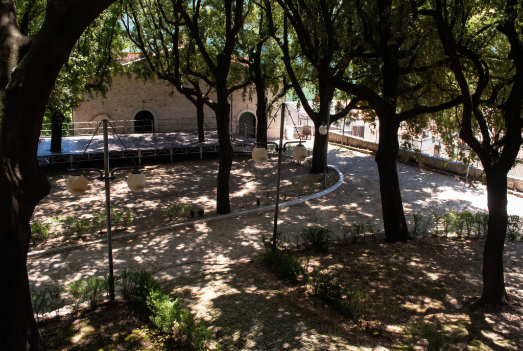 Cosa vedere a Monteroduni: il giardino del Castello Pignatelli